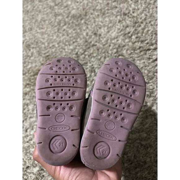 Geox Shoe 5.5 - Picture 2 of 3